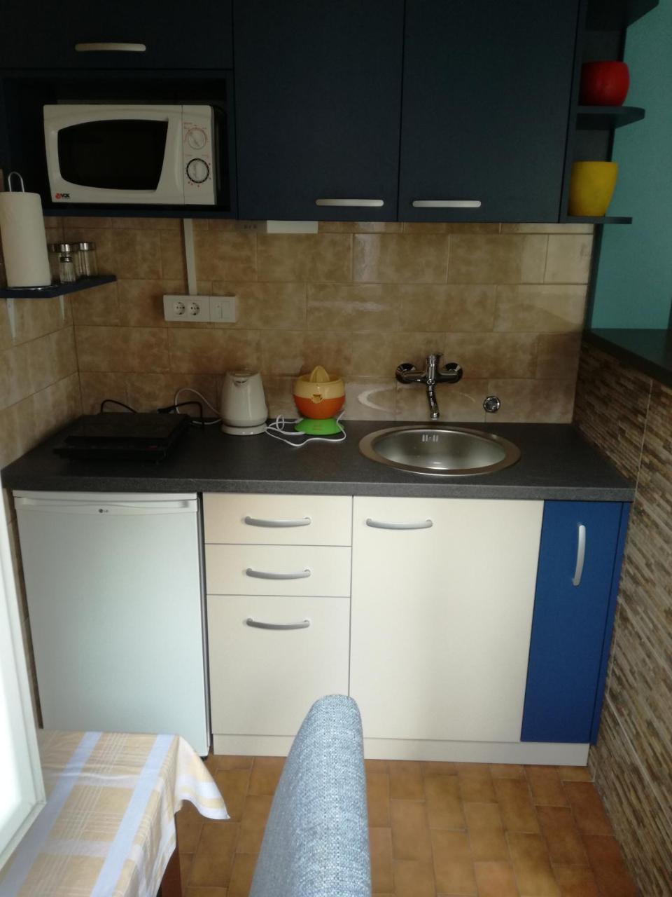 By The Park Free Parking Apartman