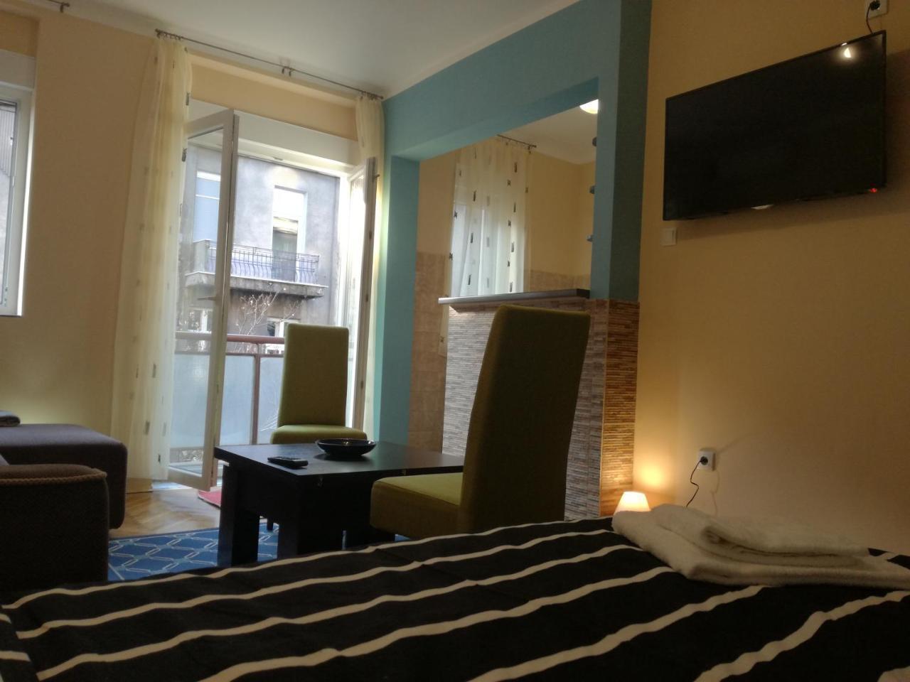 By The Park Free Parking Apartman Belgrade