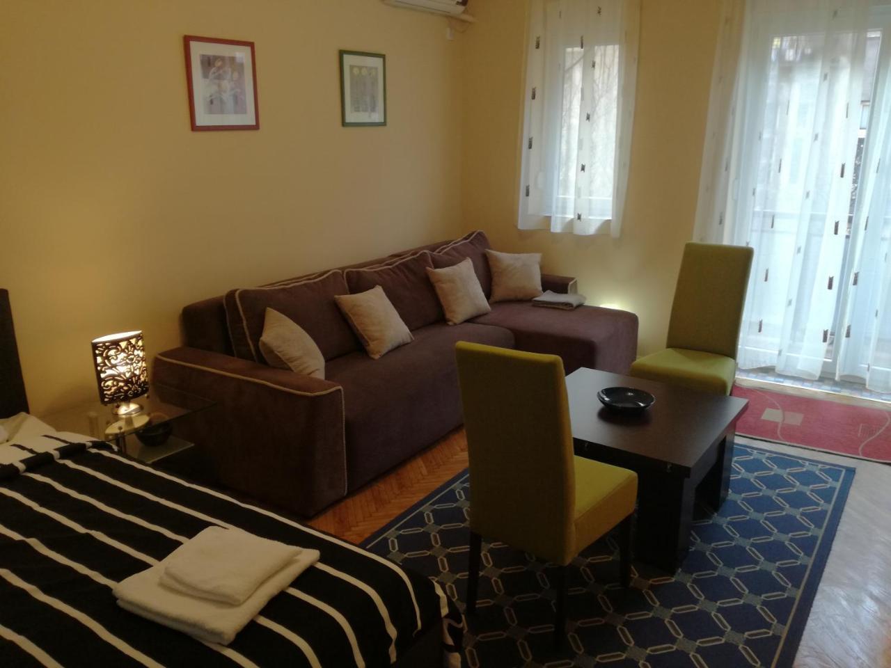 By The Park Free Parking Apartman Belgrade