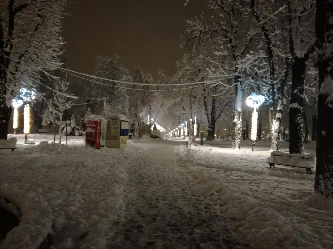 By The Park Free Parking Apartman